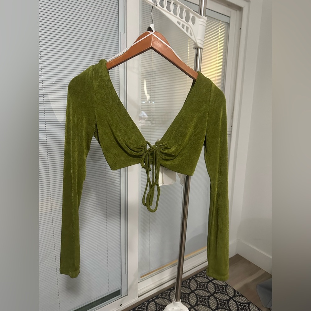 VRG Girl olive green Tie Front Top // 🫒